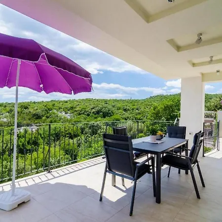 Beachfront With Swimming Pool,terrace And Sea View Villa Slano