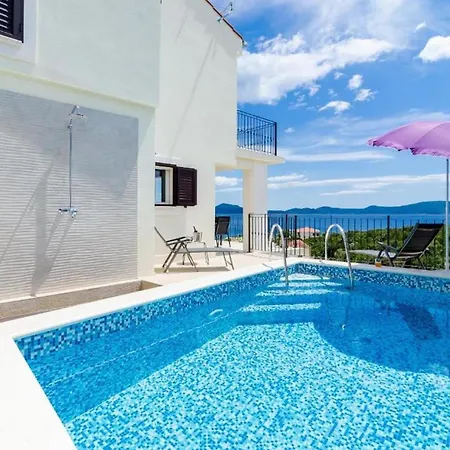 Beachfront With Swimming Pool,terrace And Sea View * Slano