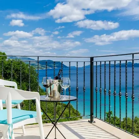 Beachfront With Swimming Pool,terrace And Sea View * Slano