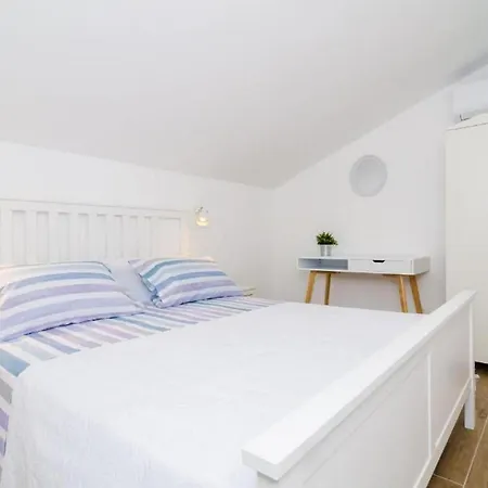 Beachfront With Swimming Pool,terrace And Sea View Villa *