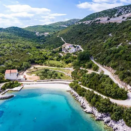 Beachfront With Swimming Pool,terrace And Sea View Villa Slano