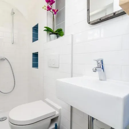 וילה Beachfront With Swimming Pool,terrace And Sea View *