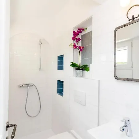 וילה Beachfront With Swimming Pool,terrace And Sea View