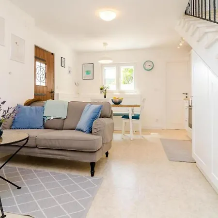 Beachfront With Swimming Pool,terrace And Sea View Vila