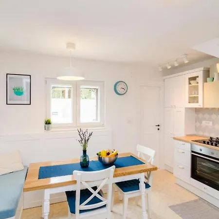 Vila Beachfront With Swimming Pool,terrace And Sea View Slano