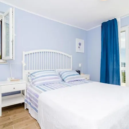 Beachfront With Swimming Pool,terrace And Sea View Slano