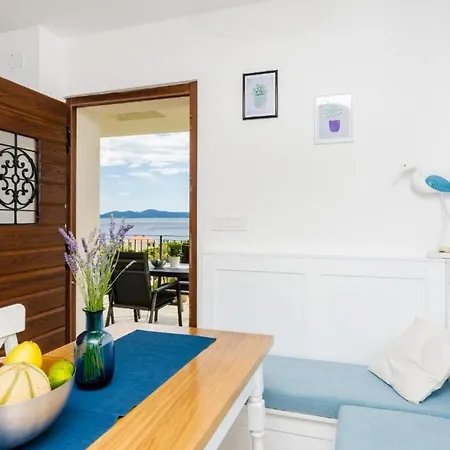 Villa Beachfront With Swimming Pool,terrace And Sea View