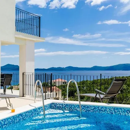 Beachfront With Swimming Pool,terrace And Sea View *